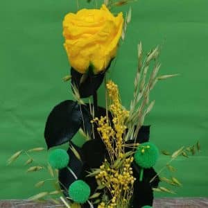 Rosa preservada amarilla